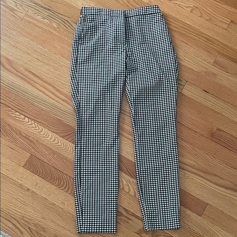 Zara Women's Black and White Checkered Cropped Pants